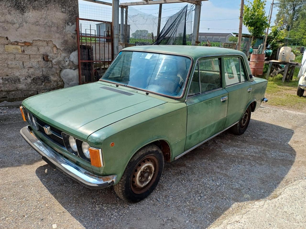 Fiat 124 Special berlina da restauro