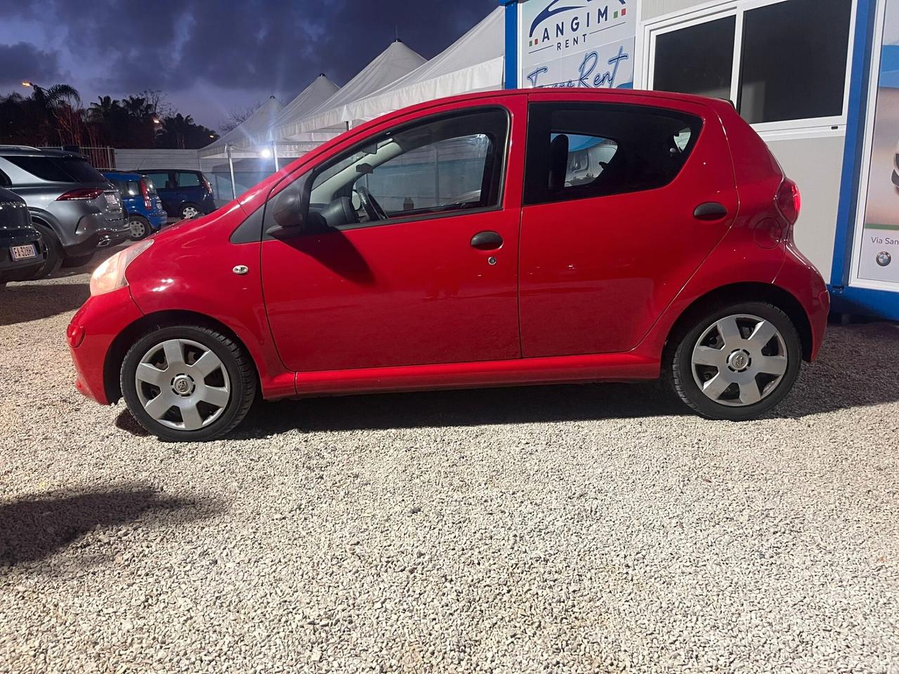Toyota Aygo 1.0 12V VVT-i 5 porte Sol