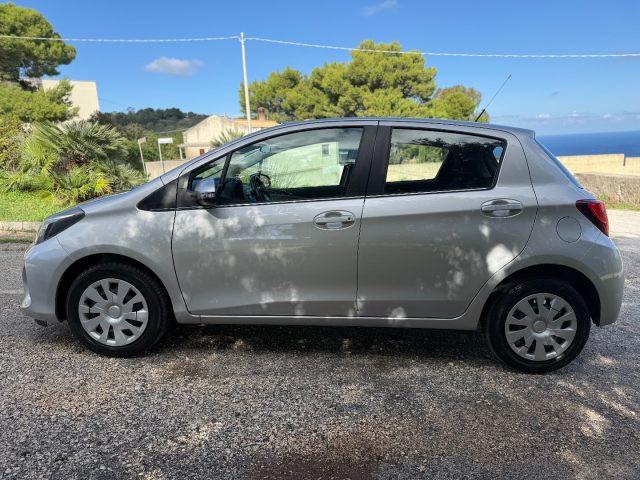 TOYOTA Yaris 1.0 5 porte LOUNGE