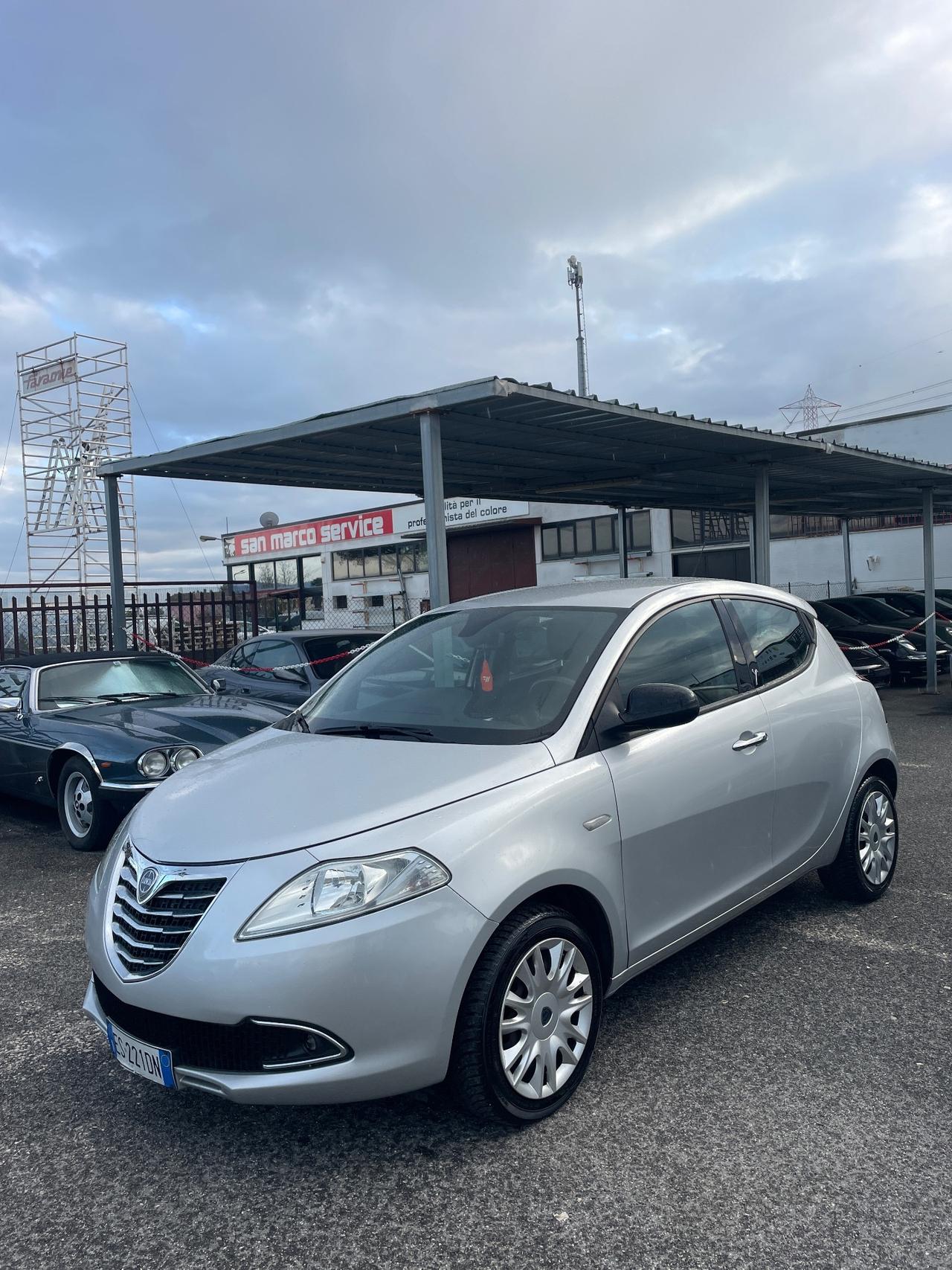 Lancia Ypsilon 1.3 MJT 95 CV 5 porte S&S Gold