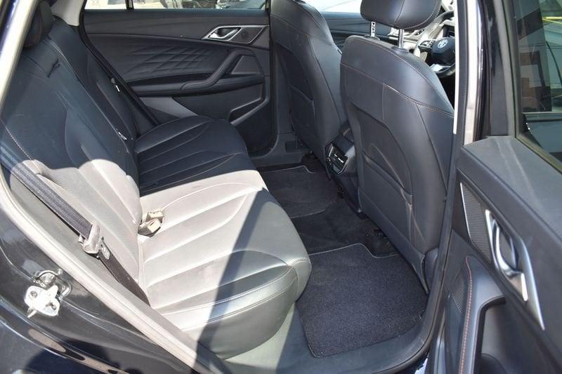 MG HS 1.5 T Luxury AT
