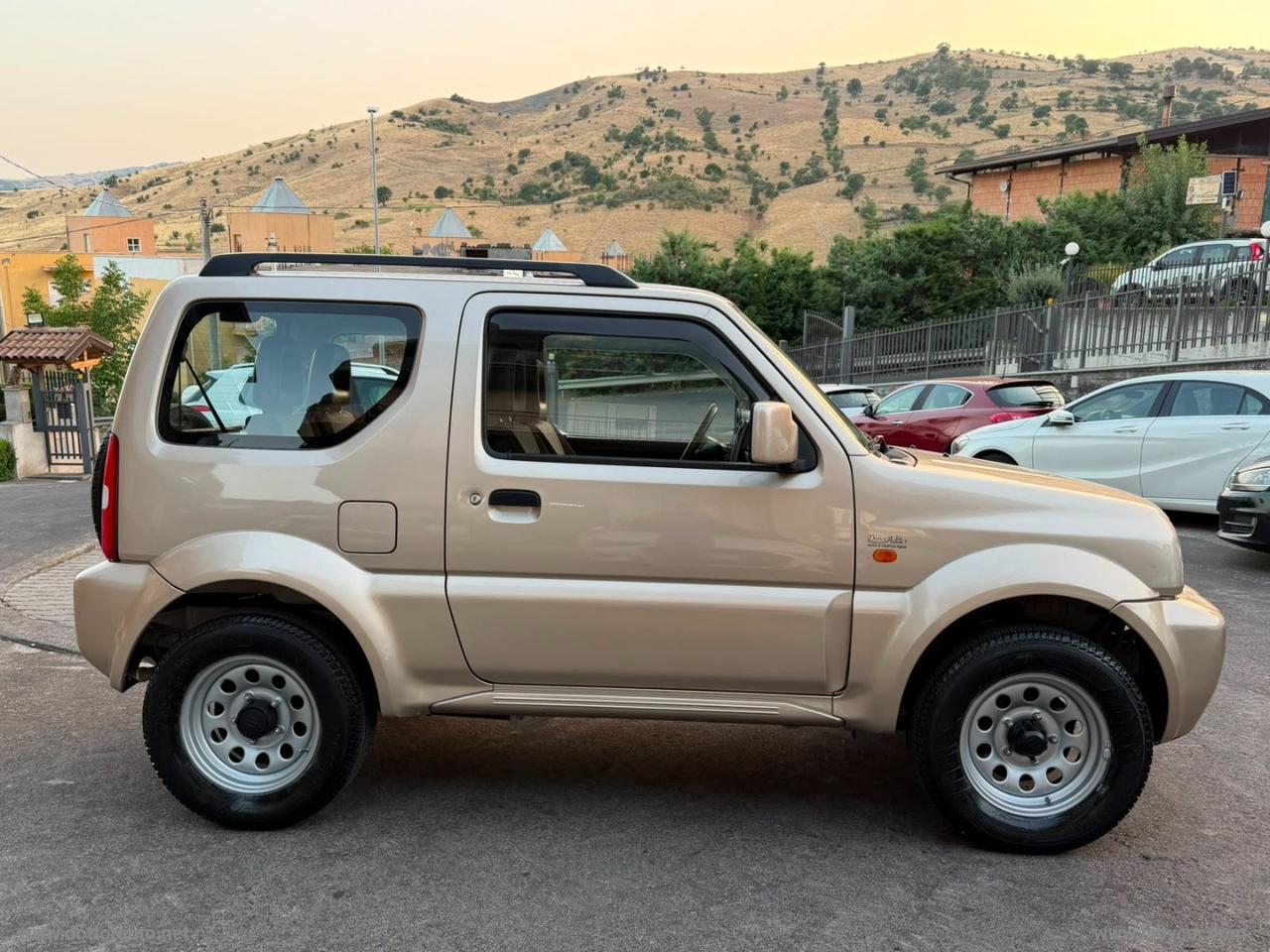 SUZUKI Jimny 1.3 4WD JLX