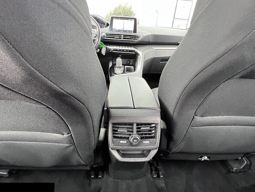 PEUGEOT 3008 1.2 benzina NAVI-AUTOMATICA