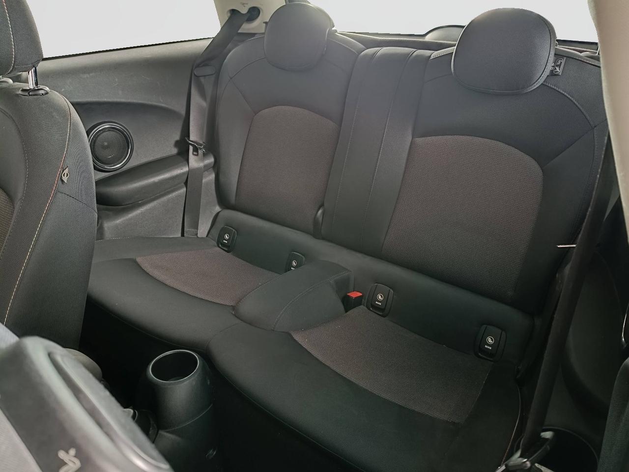 MINI Mini IV F55-F56 2014 - Mini 1.5 One D Business 3p