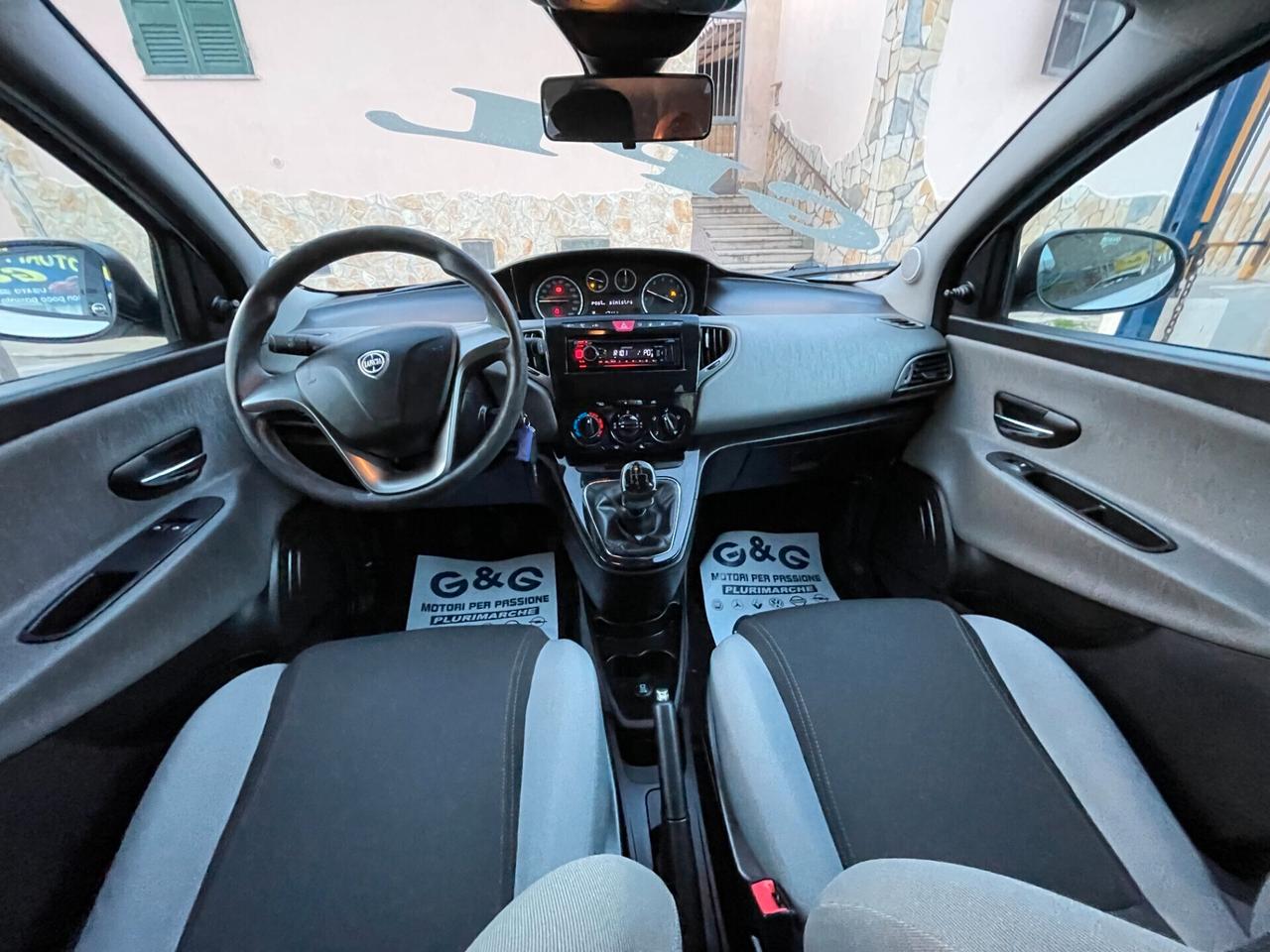 Lancia Ypsilon 1.2 69 CV 5 porte GPL Ecochic Silver