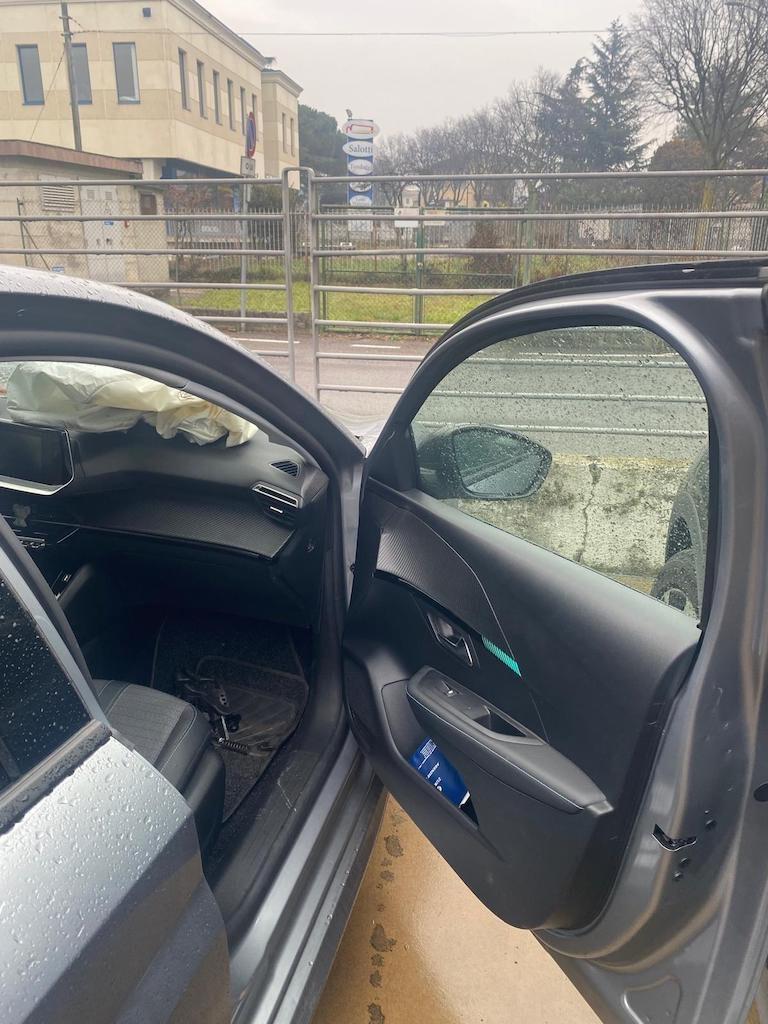 Peugeot 208 PureTech 100 Stop&Start EAT8 5 porte Allure Pack