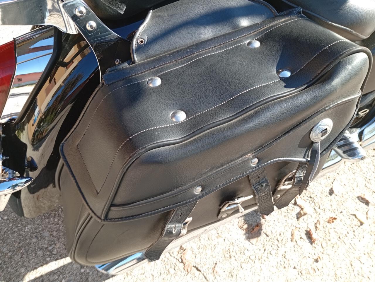 Honda VT 750 Shadow pronta a viaggiare