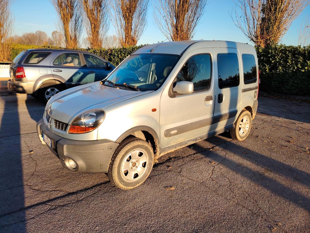 Renault Kangoo 4x4 FUSO!!!