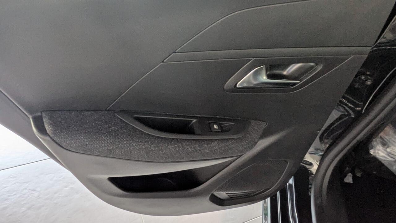 Peugeot 208 100 STYLE