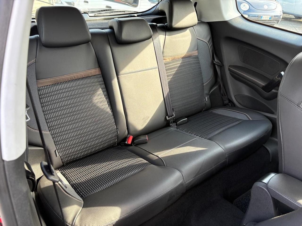 Peugeot 208 VTI ok per NEOPATENTATI