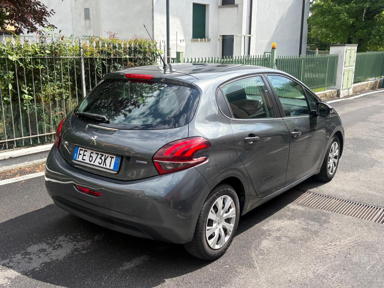 Peugeot 208 PureTech 82 5 porte Allure