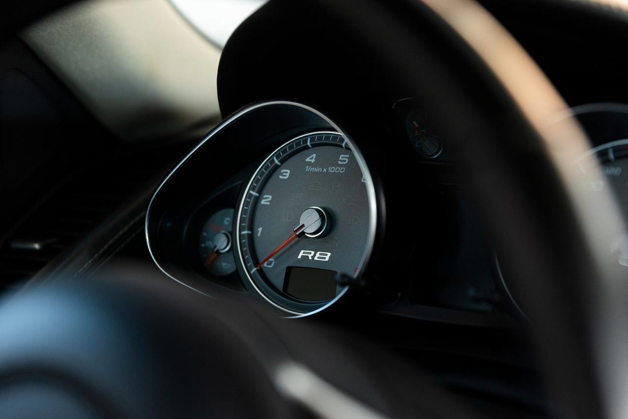 Audi R8 4.2 V8 FSI quattro