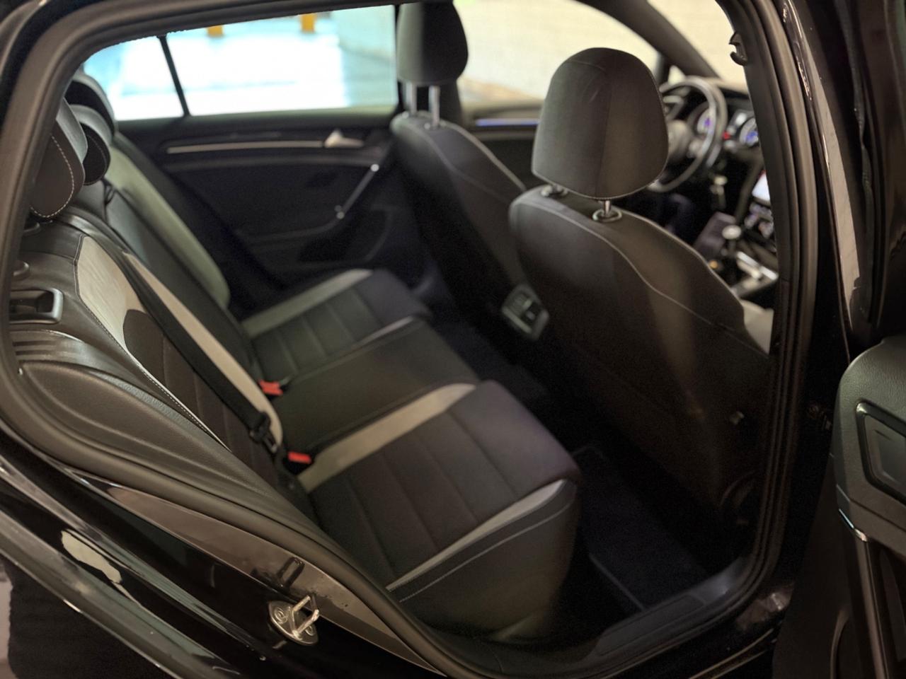 Volkswagen Golf R 2.0 5p.