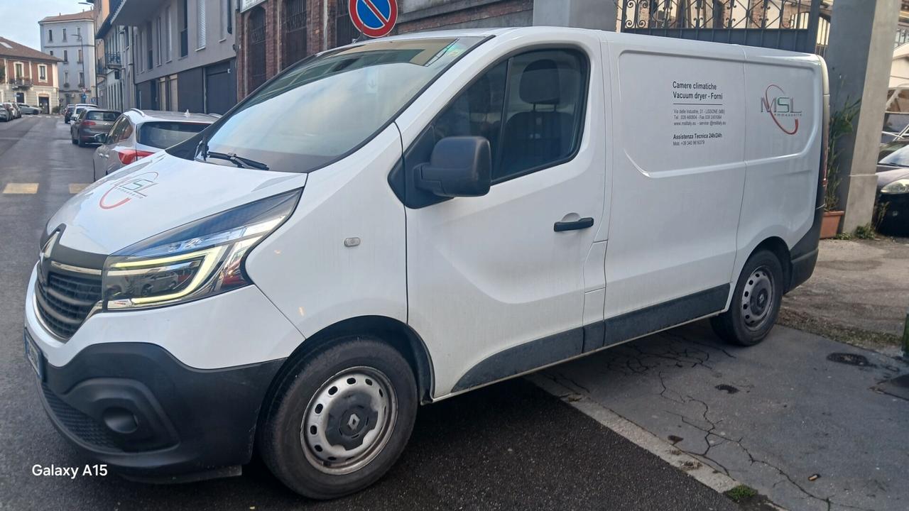 Renault Trafic T27 2.0 dCi LUNGO IVATO