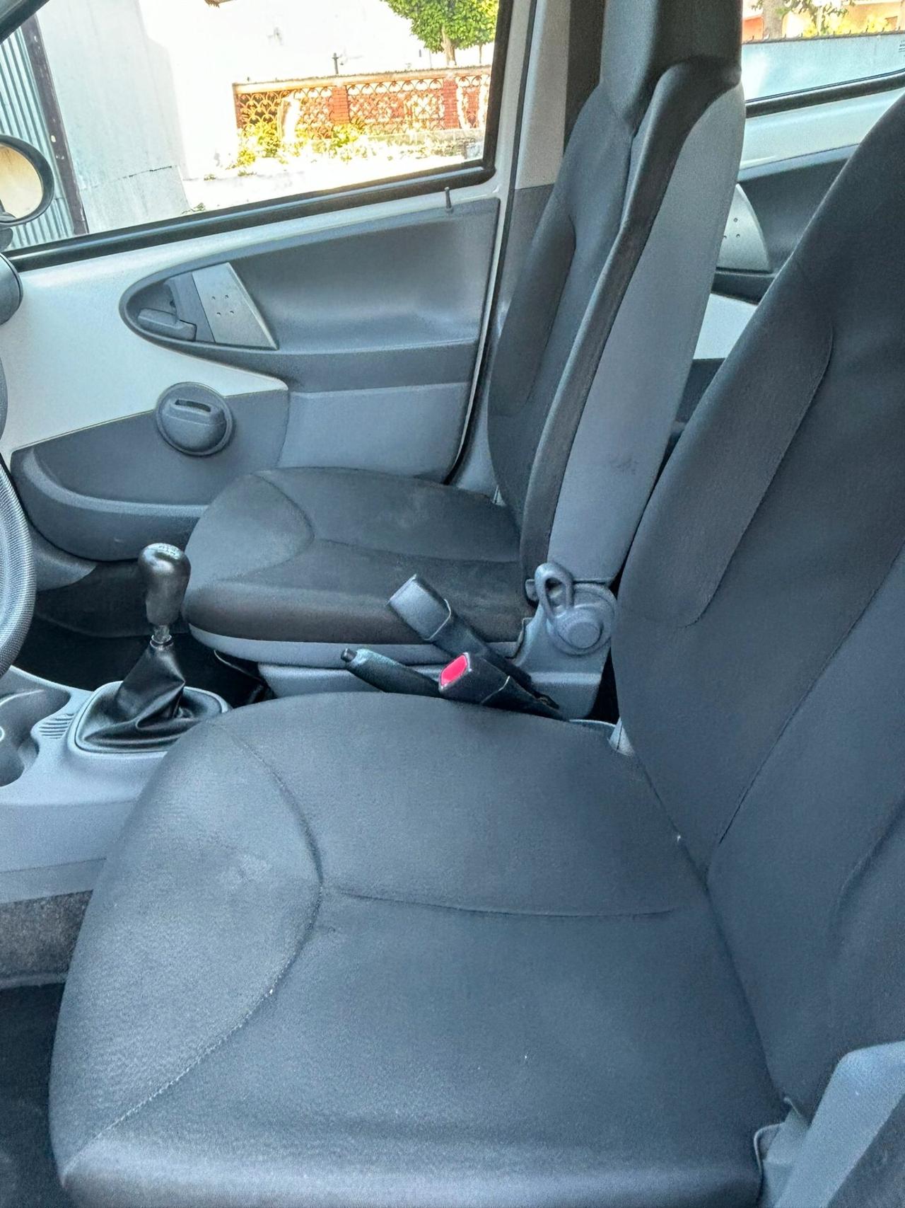 Toyota Aygo 1.0 12V VVT-i 5 porte Now Connect