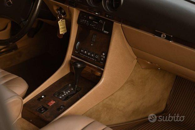 Mercedes-benz SL 300 Aria condizionata. Cambio automatico. Book service