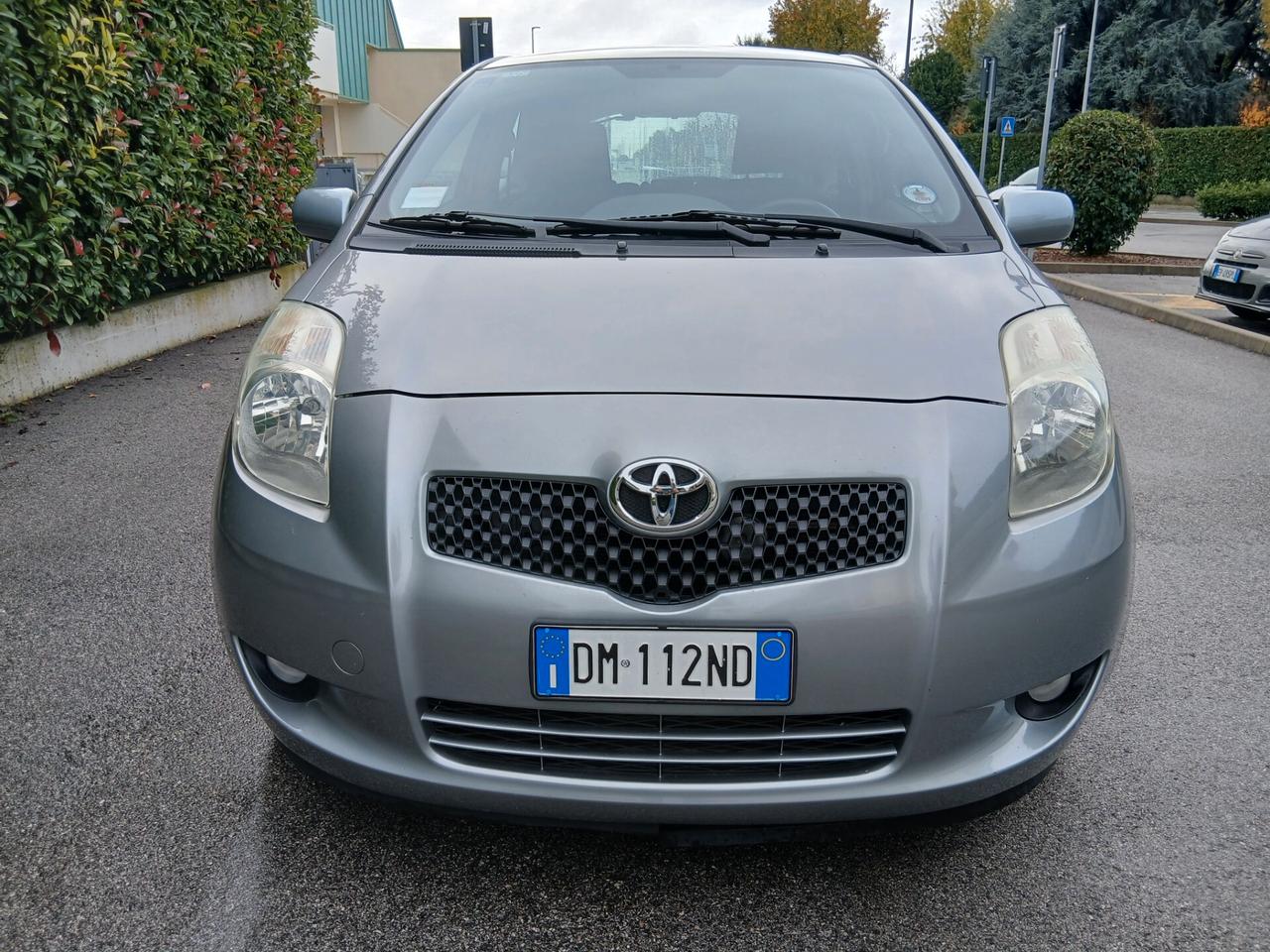 Toyota Yaris 1.3 3 porte M-MT Sol con navigatore