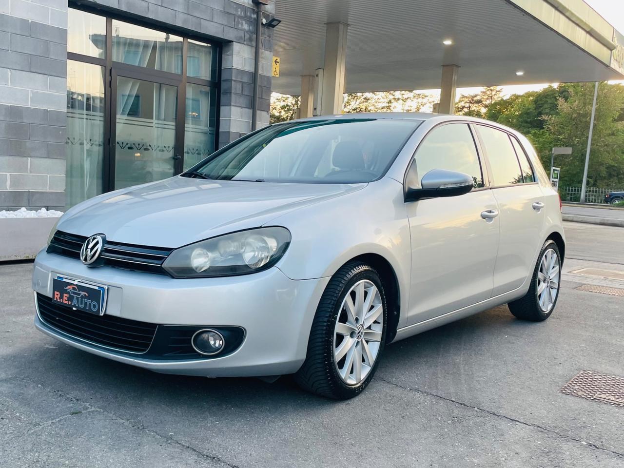 Volkswagen Golf 1.6 TDI DPF DSG 5p. Highline