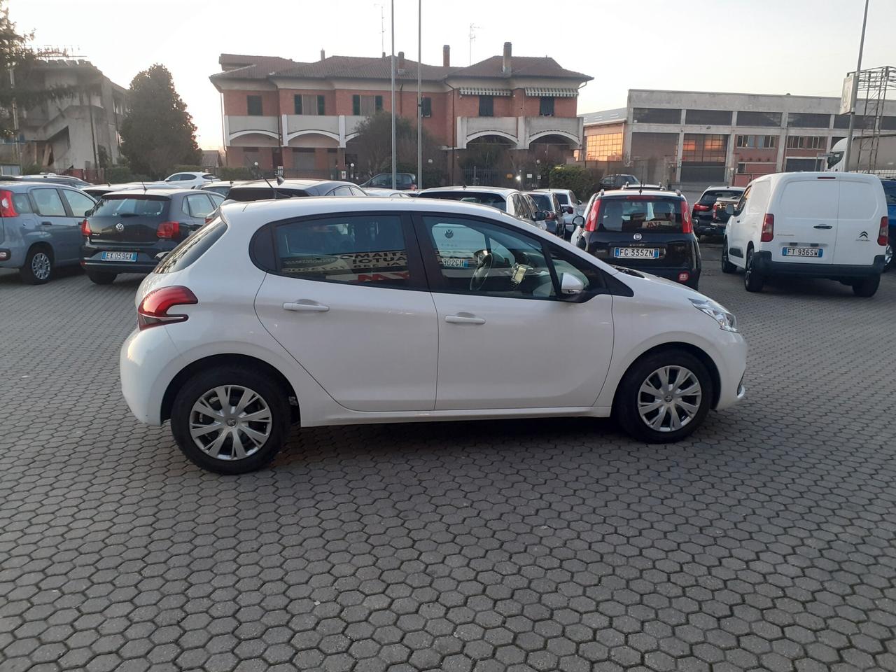 PEEUGEOT 208 AUTOCARRO 2 POSTI