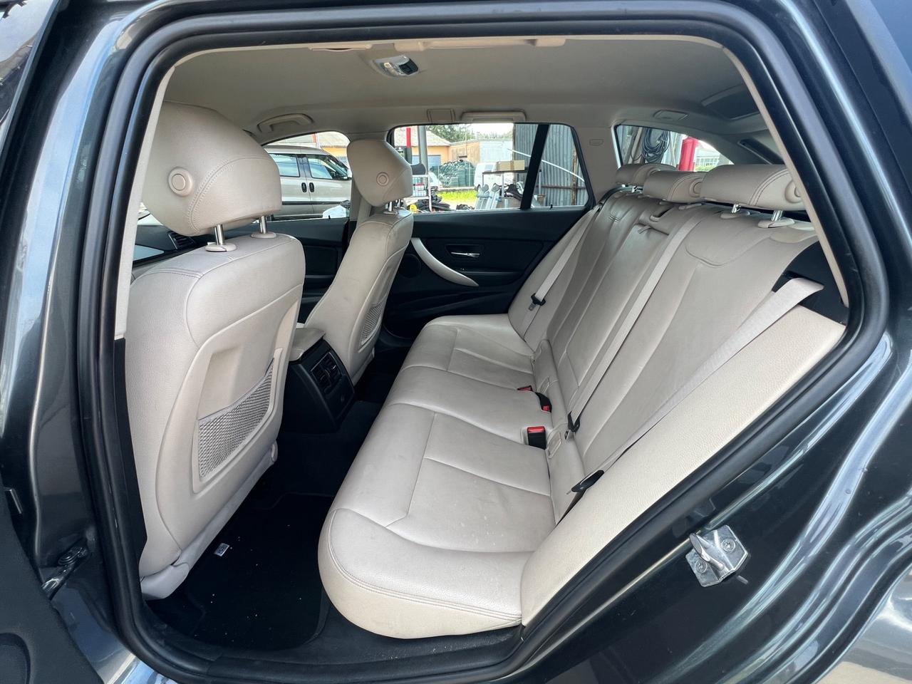 Bmw 320d Touring Luxury Tenuta molto Bene