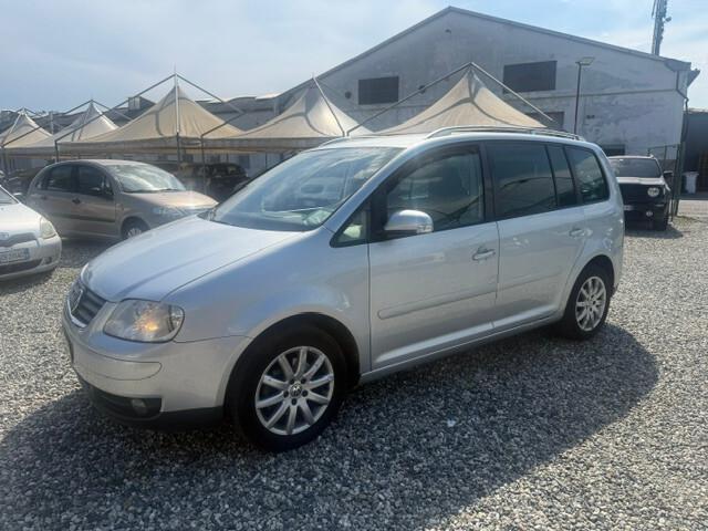 Volkswagen Touran 2.0 TDI 136CV Highline 7 POSTI
