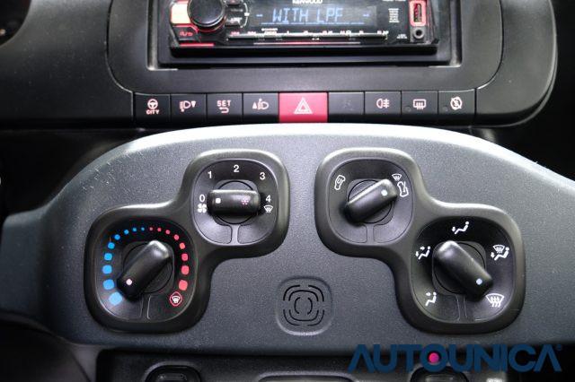 FIAT Panda 1.0 FIREFLY S&S HYBRID NEOPATENTATI