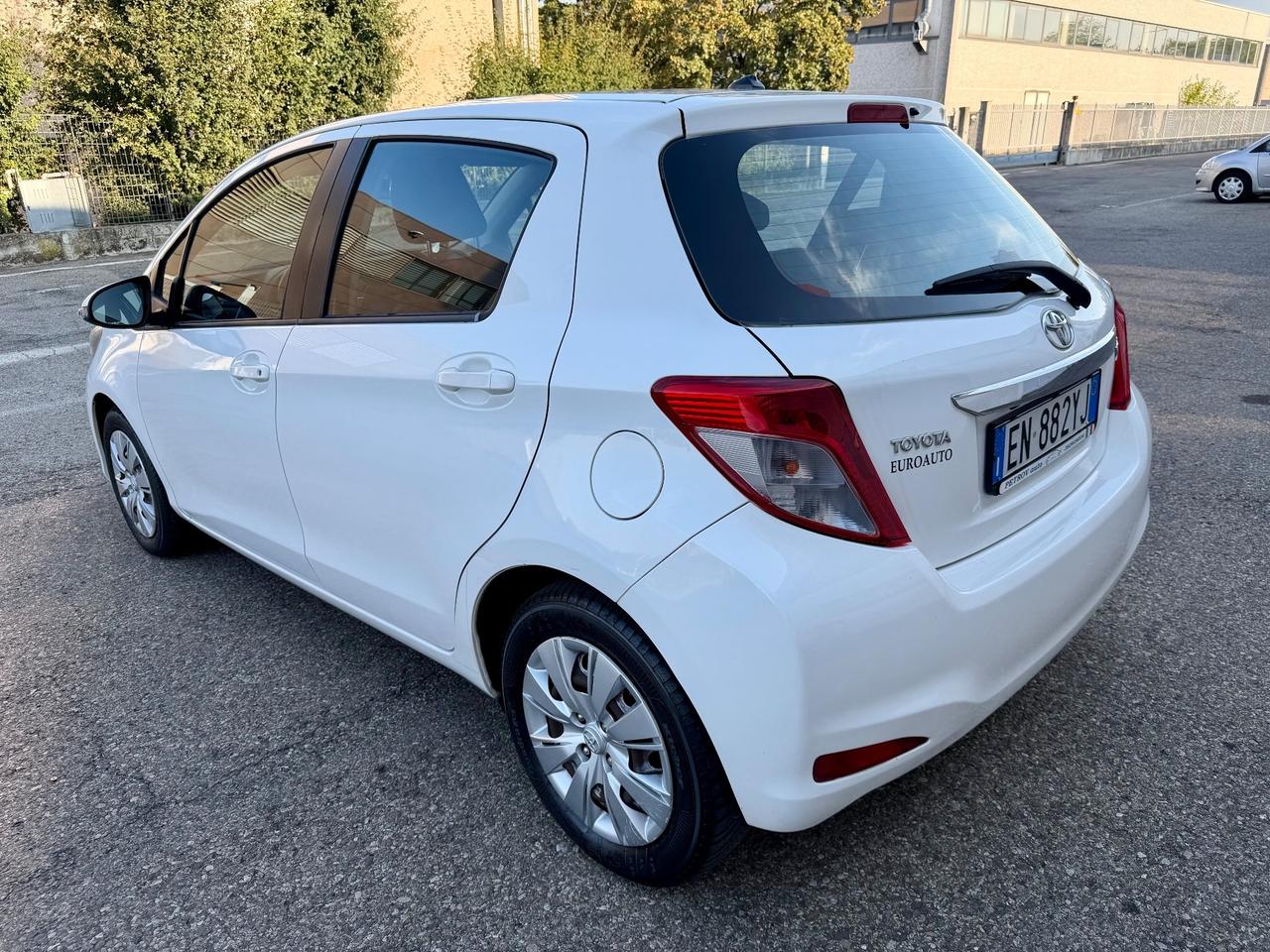 Toyota Yaris 1.0benz 2012 120.000km per neopatentati