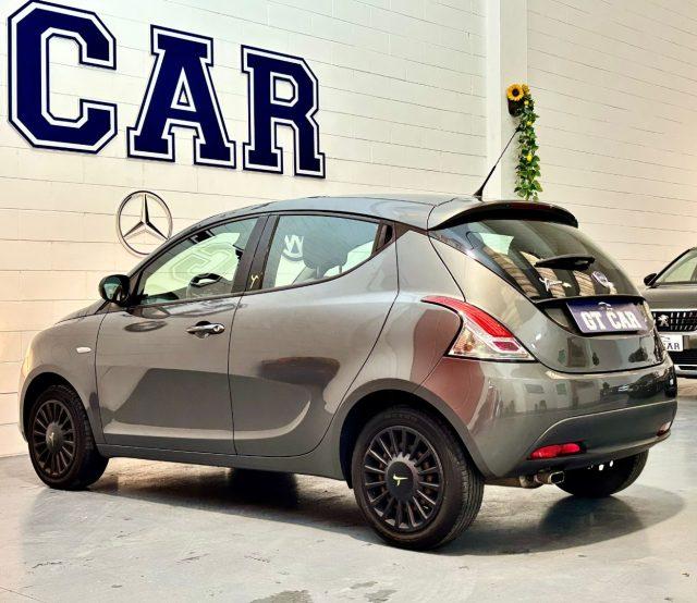 LANCIA Ypsilon 1.2 69 CV 5 porte Platinum ADATTA A NEPATENTATI