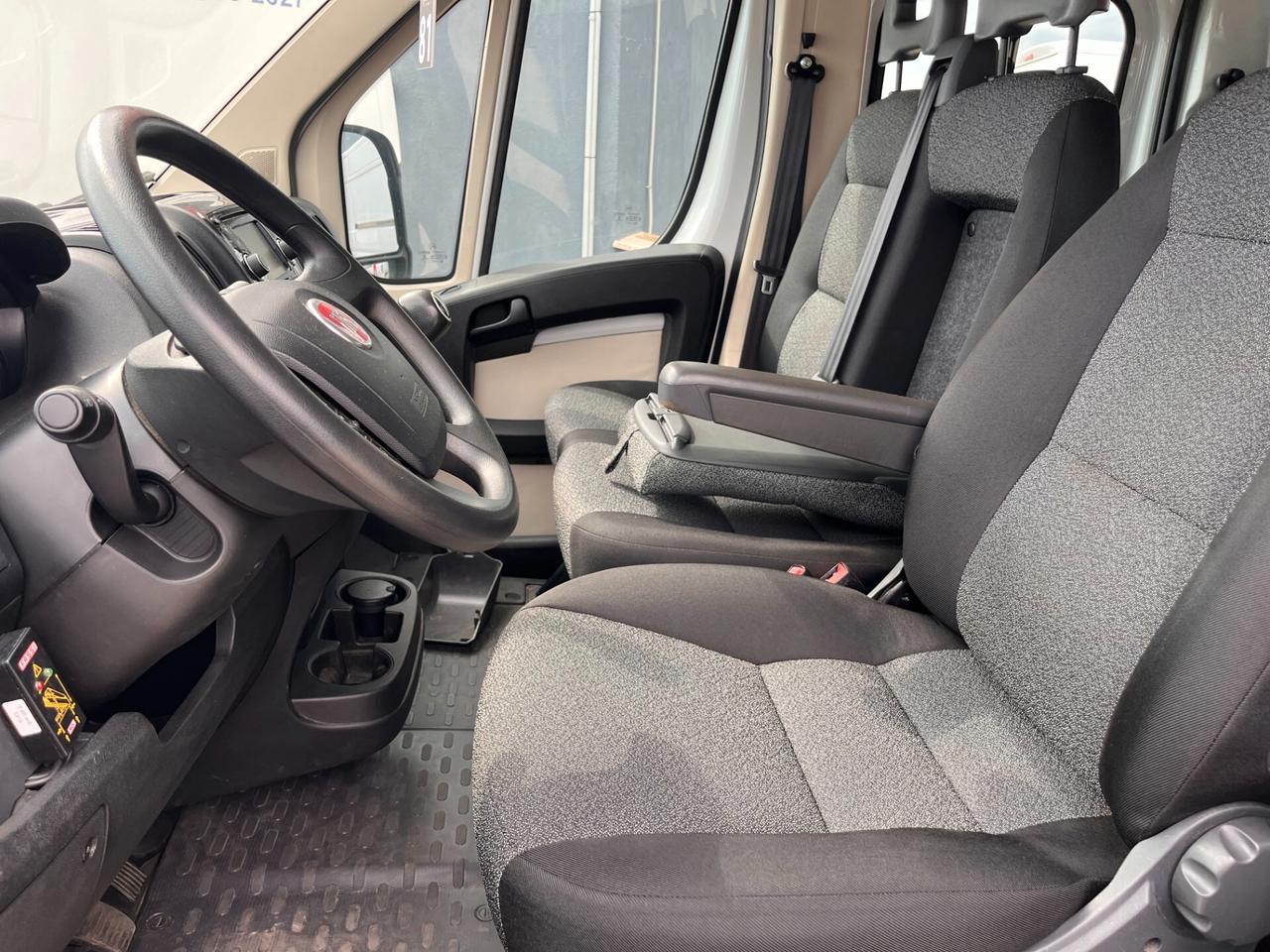FIAT DUCATO MAXI 35 doppia cabina 7 Posti - CASSONE FISSO E GRU Fassi