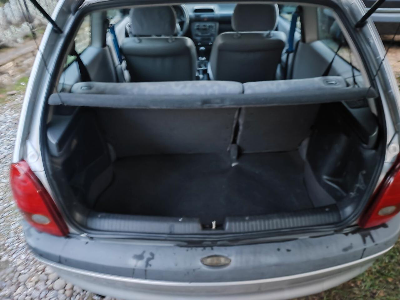 Opel Corsa 1.2 Benz neopatentati