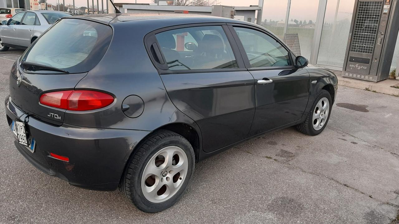 Alfa Romeo 147 1.9 JTD 5 porte Prog.