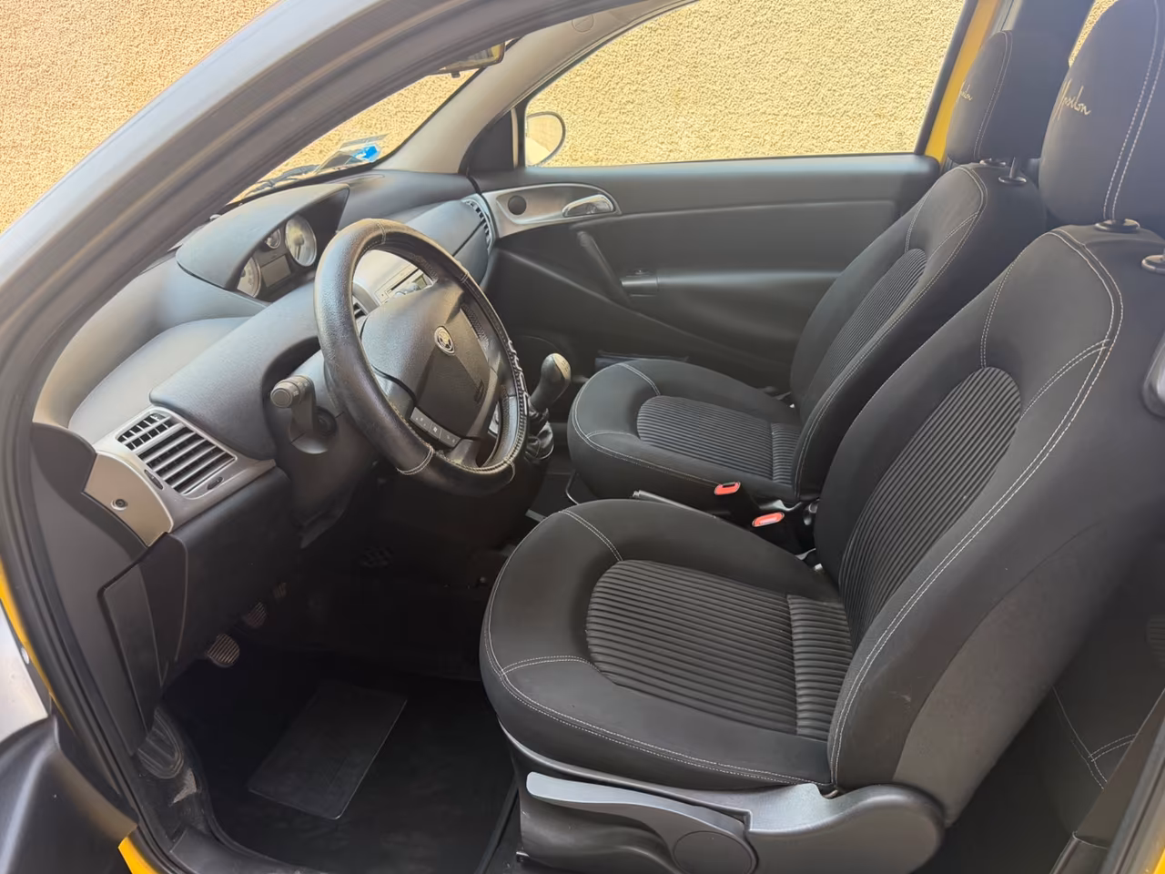 LANCIA YPSILON 1.3MTJ MOMO-DISING BICOLORE