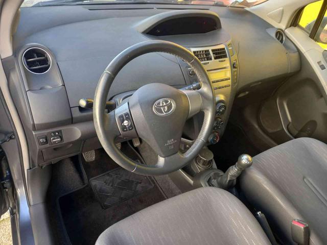 TOYOTA Yaris 1.3 5 porte Sol NEOPATENTATI