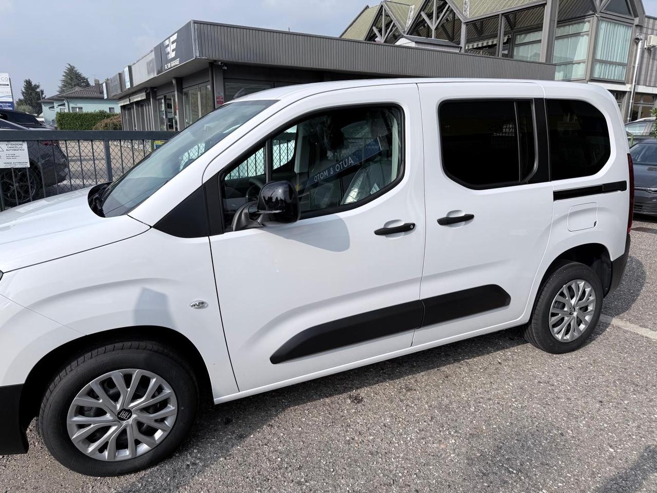 Fiat Doblo Passo Corto 1.5 d Doblo 130cv auto