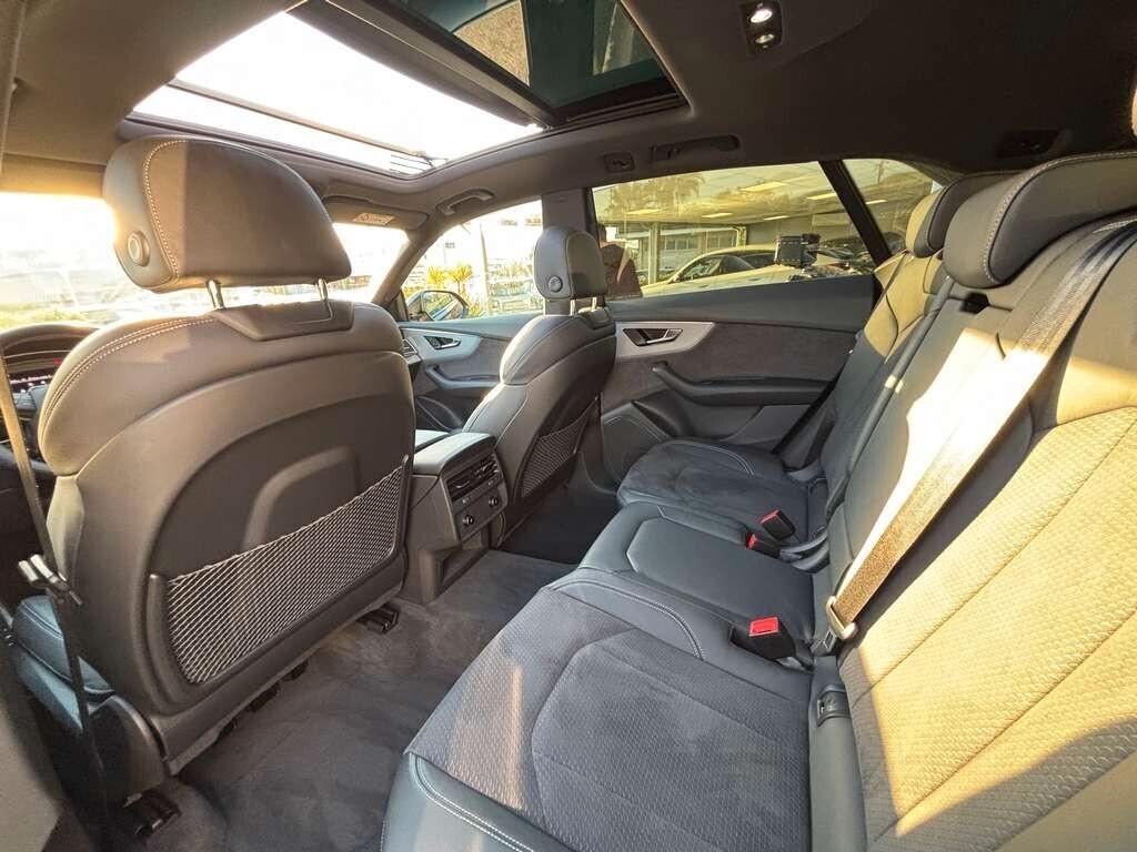 Audi Q8 S line esition 286 cv 2025/ 12.000 KM IVA ESPOSTA Tua a soli 849 Euro al mese