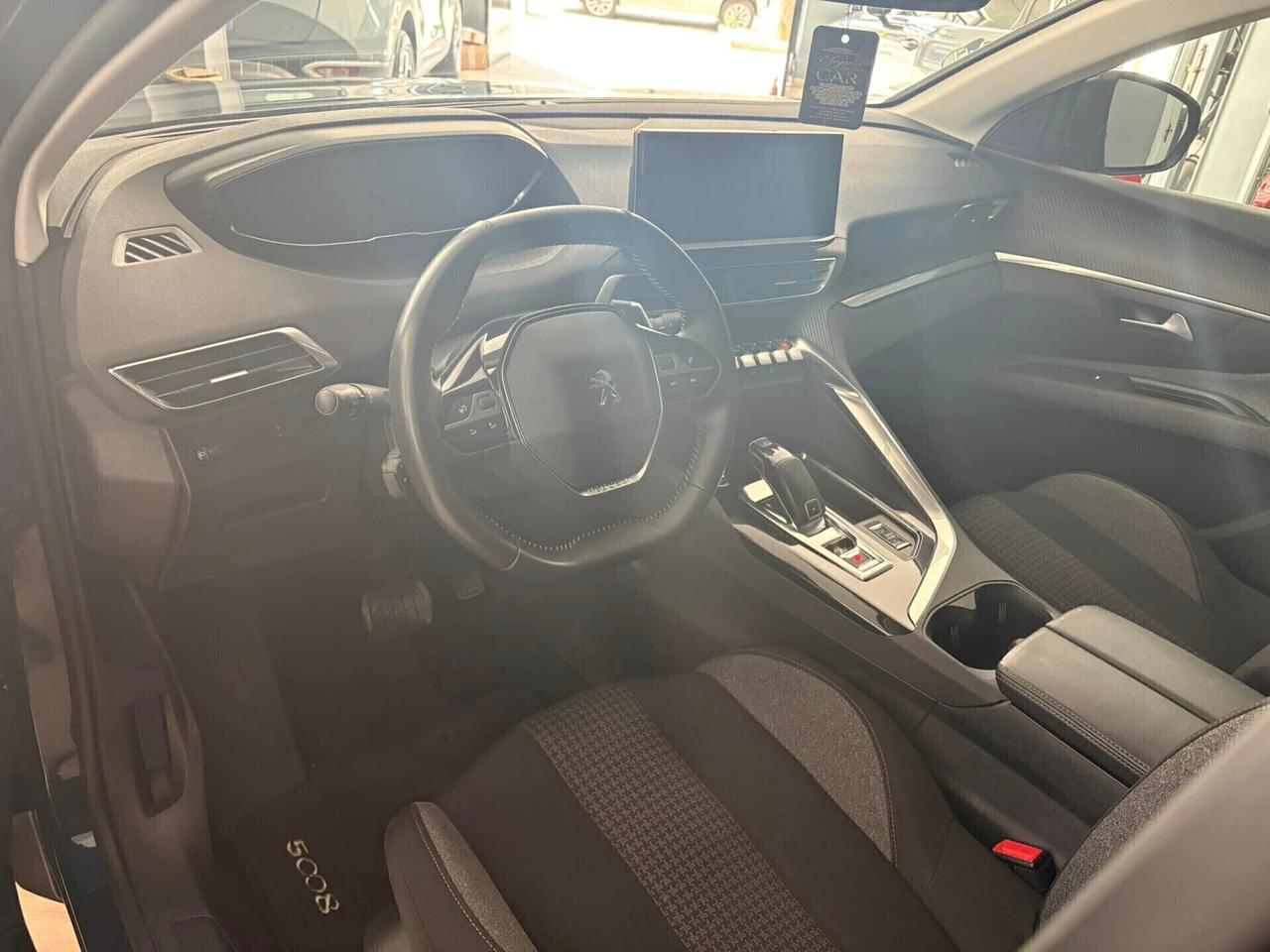 Peugeot 5008 DIESEL EAT8 7 POSTI 12 MESI GARANZIA