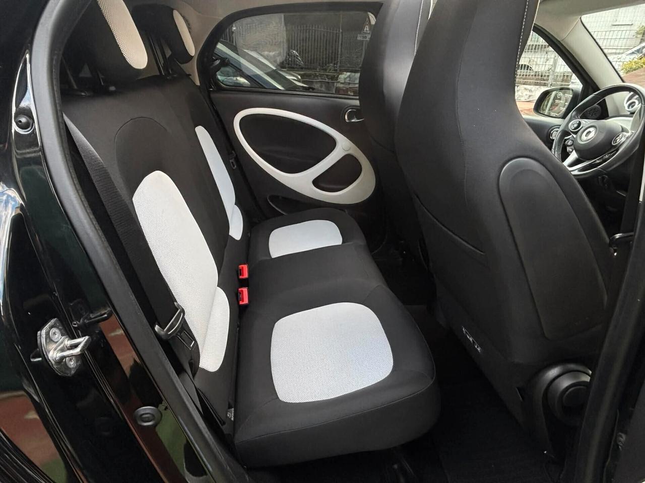 Smart ForFour 1.0 71 CV Total Black Cabrio