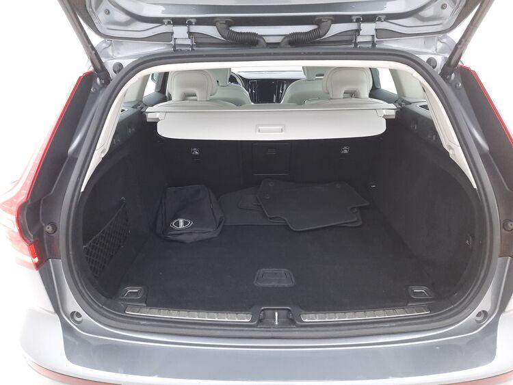 Volvo V60 B4 (d) Momentum Business Pro Geartronic BR931133 2.0 Mild Hybrid 197CV