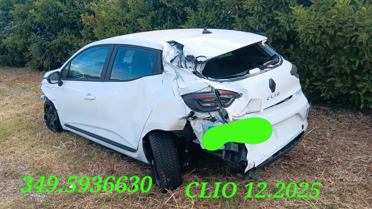 Renault Clio incidentata sinistrata mondialcars 12.025