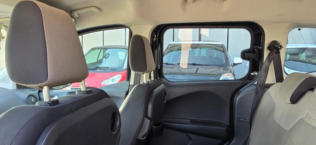 Ford Tourneo Courier 1.5 TDCI 75 CV Titanium