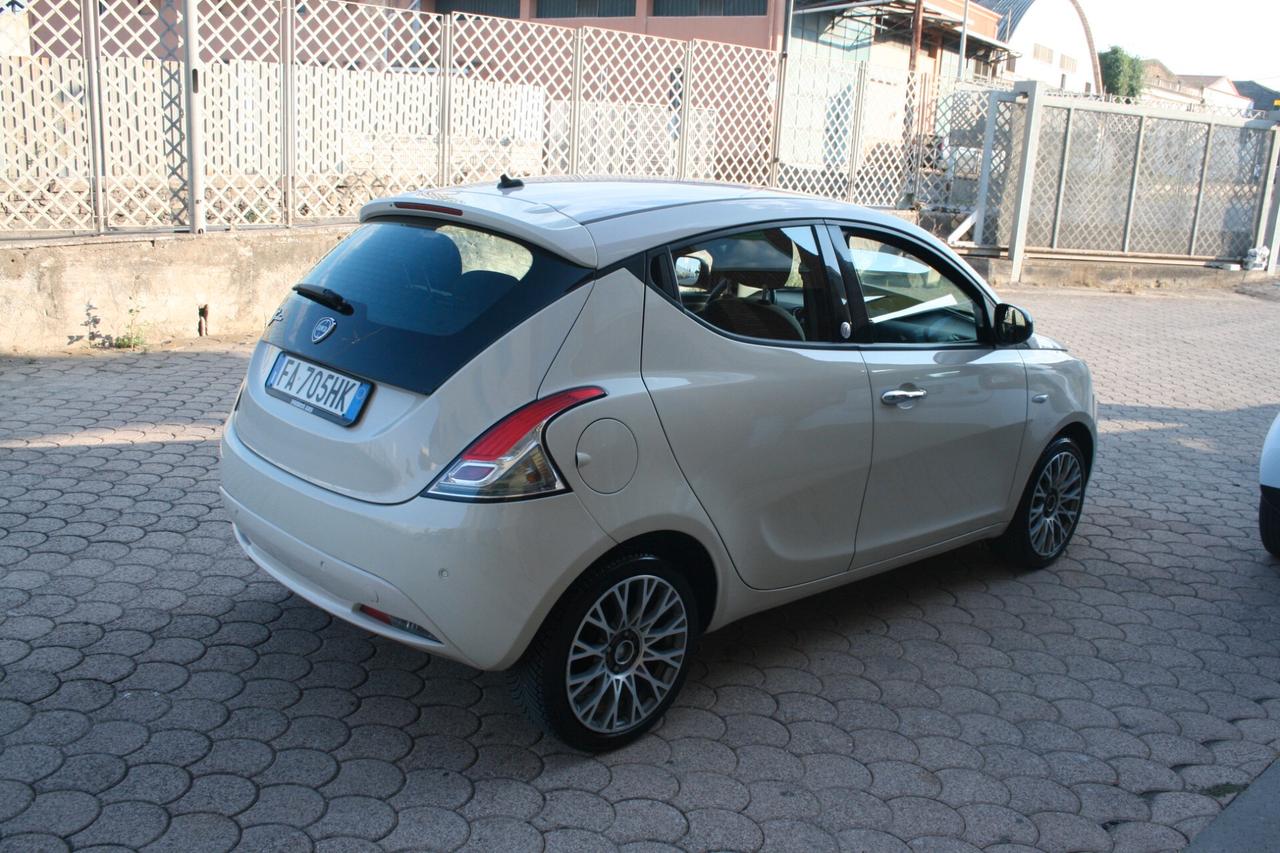 Lancia Ypsilon 1.2 69 CV 5 porte Openinig Edition
