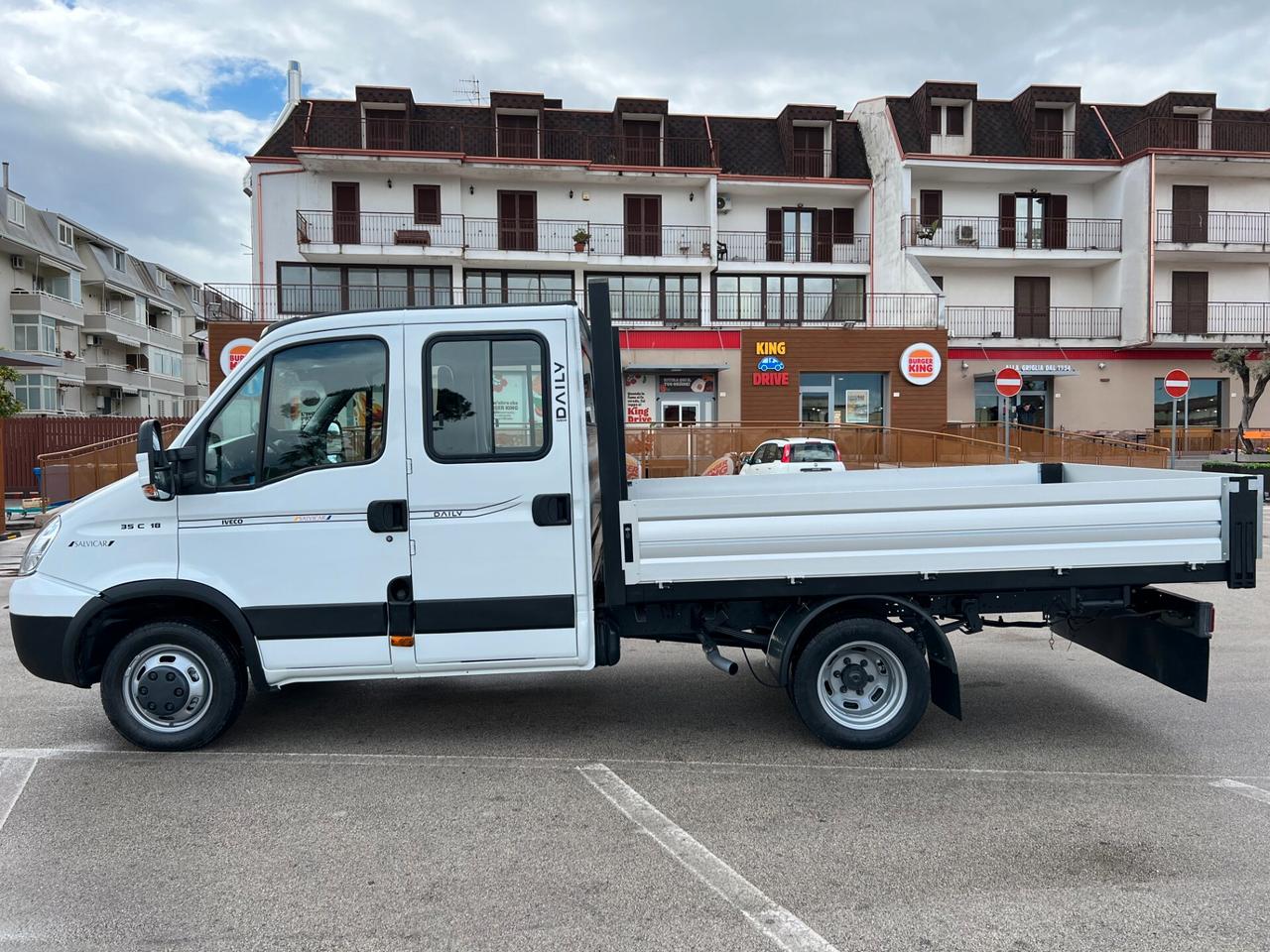 IVECO DAILY 35C18 DOPPIA CABINA 7 POSTI ANNO 2011