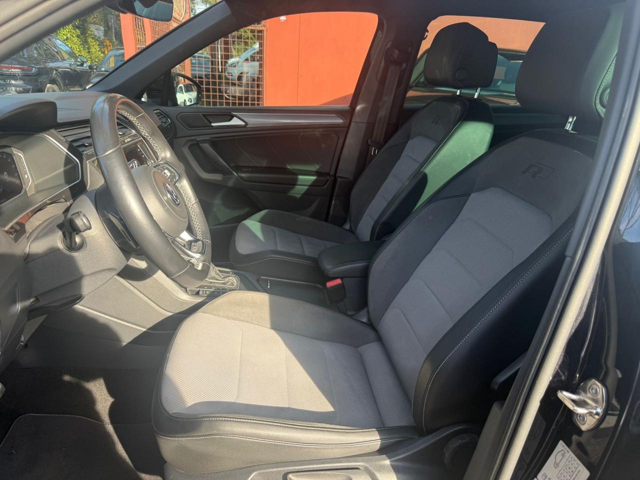 Volkswagen Tiguan 2.0 TDI SCR DSG Advanced R-LINE FULL LED *promo*