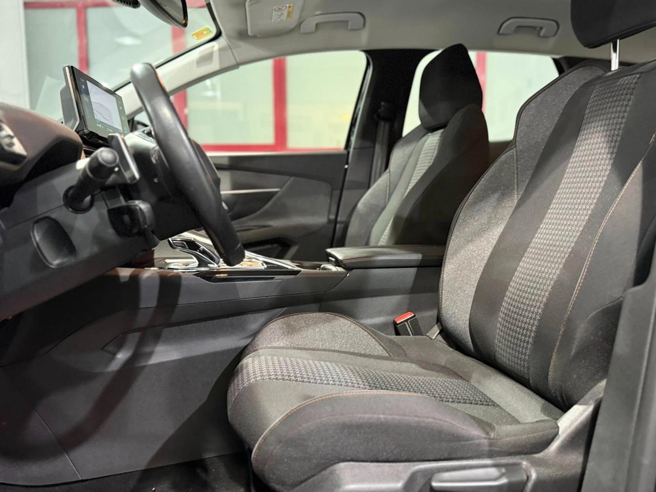 Peugeot 3008 Allure 1.5 BlueHDI 130cv 2021