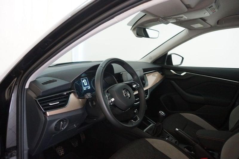 Škoda Kamiq 1.0 TSI 95cv BLACK DOTS