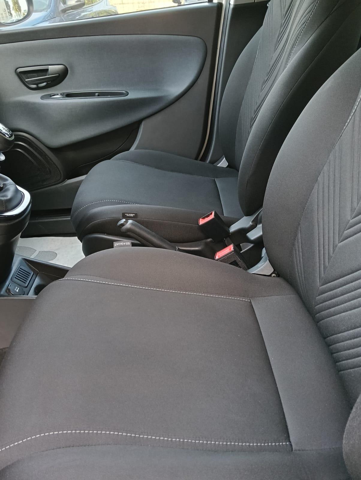 LANCIA YPSILON 1.0 HYBRID S&S