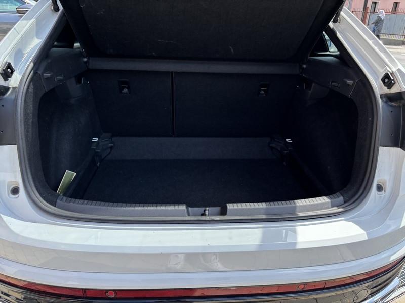Volkswagen Taigo 1.0 tsi R-Line 110cv MATRIX-APP CONNECT-17"