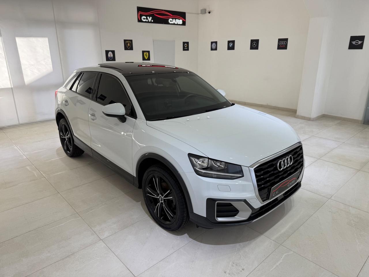 AUDI Q2 30 TDI S LINE EDITION CON TETTO APRIBILE E GANCIO TRAINO