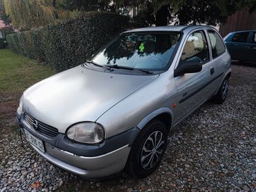 Opel Corsa 1.2 Benz neopatentati