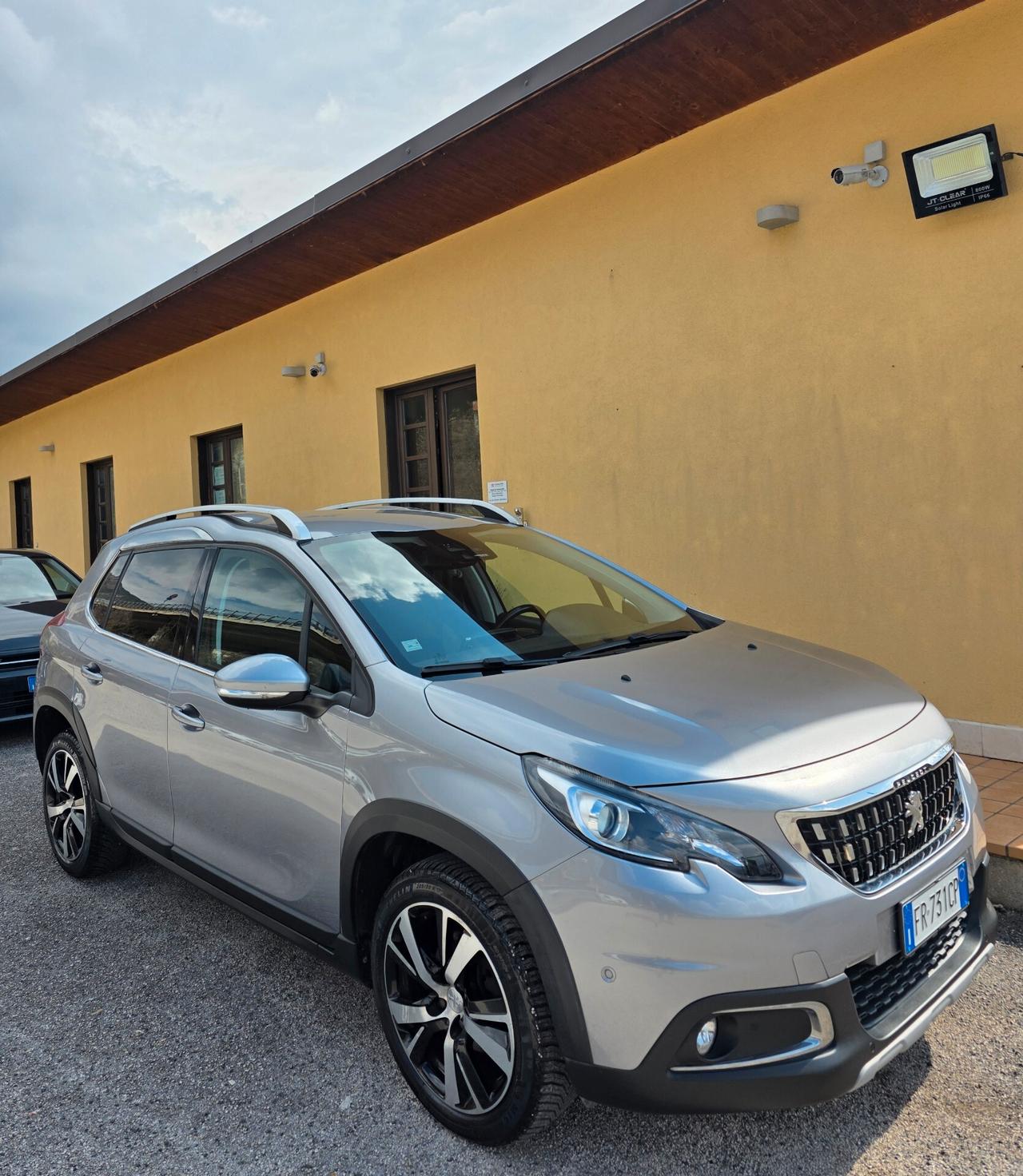 Peugeot 2008 BlueHDi 100 Allure